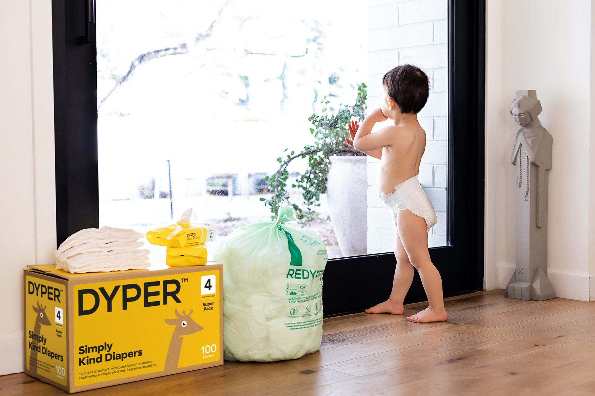 DYPER lifestyle photography and box.